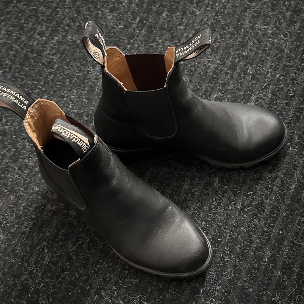 Blundstone Dark Leather Ankle Boots